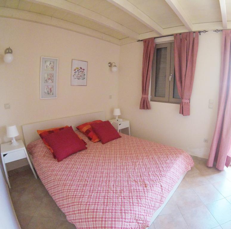 Arapakis Apartment Aegina Екстер'єр фото