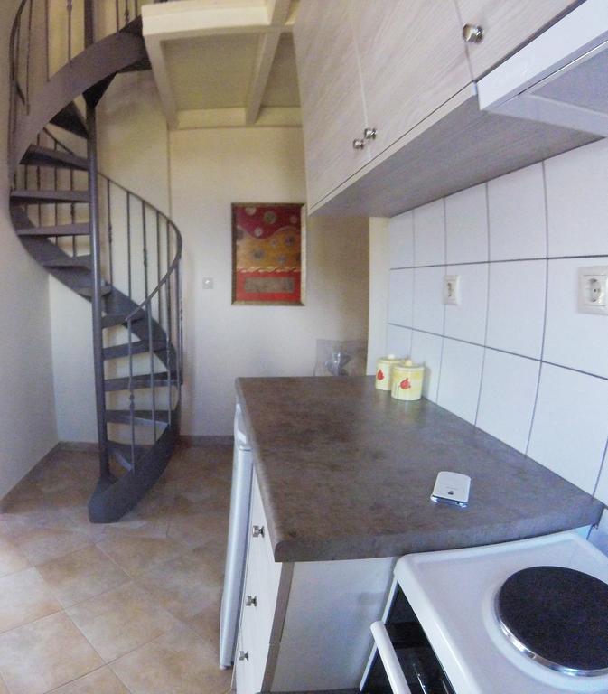 Arapakis Apartment Aegina Екстер'єр фото